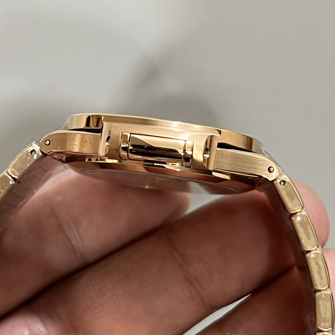 Patek Philippe Nautilus Ladies Rose Gold Gemset Bezel 7118 1300R 001