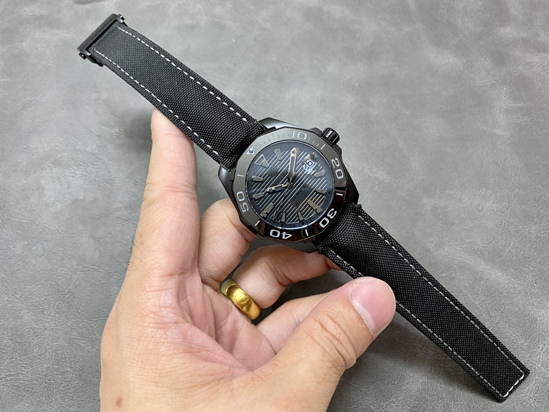 Tag Heuer Aquaracer WAY218B.FC6364 Limited Edition Mens Watch