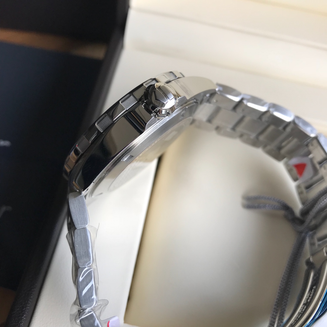 Tag Heuer Formula 1 Calibre 5 Automatic WAZ2114.BA0875 41mm