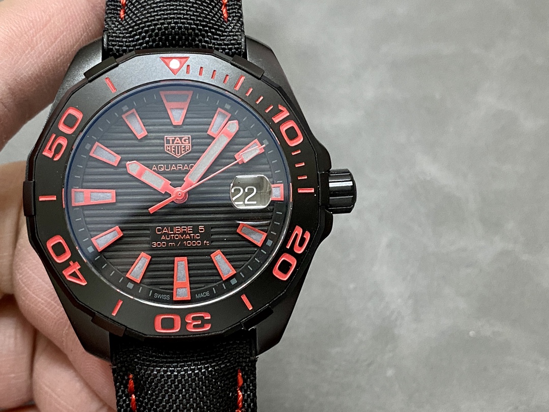 Tag Heuer Aquaracer Calibre 5 Automatic Black Dial WAY208A.FC6381 Mens