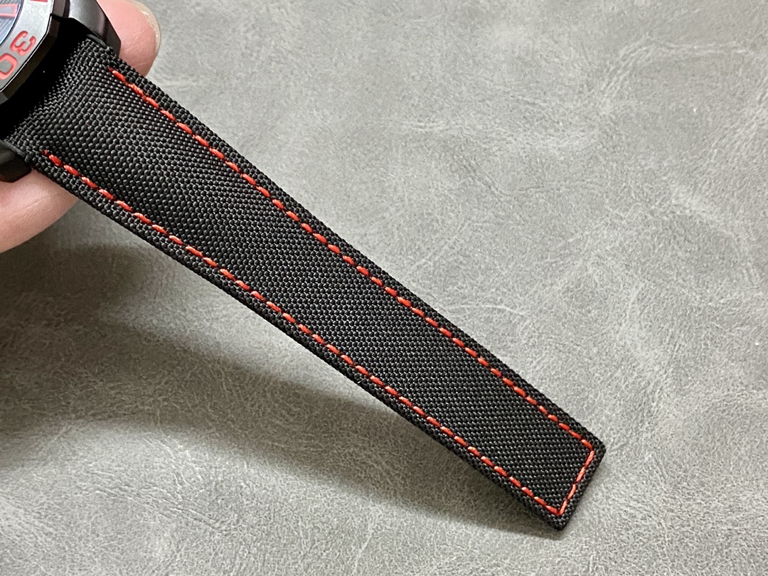 Tag Heuer Aquaracer Calibre 5 Automatic Black Dial WAY208A.FC6381 Mens