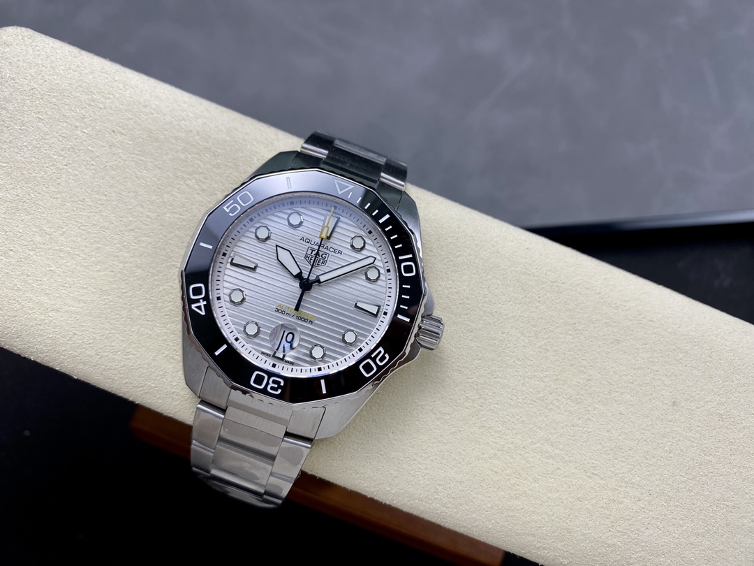 Tag Heuer Aquaracer Professional 300 Stainless Steel Automatic WBP201C.BA0632 43mm