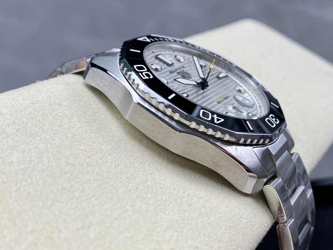 Tag Heuer Aquaracer Professional 300 Stainless Steel Automatic WBP201C.BA0632 43mm