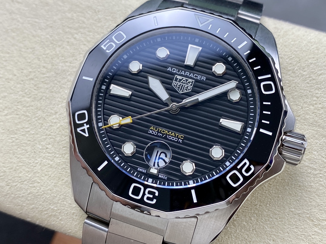 TAG Heuer Aquaracer Professional 300 WBP201A.BA0632 Automatic 43mm