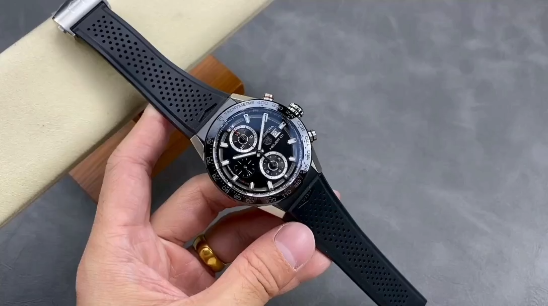 Tag Heuer Carrera Calibre Heuer 01 CAR201Z.FT6046 Automatic 43mm