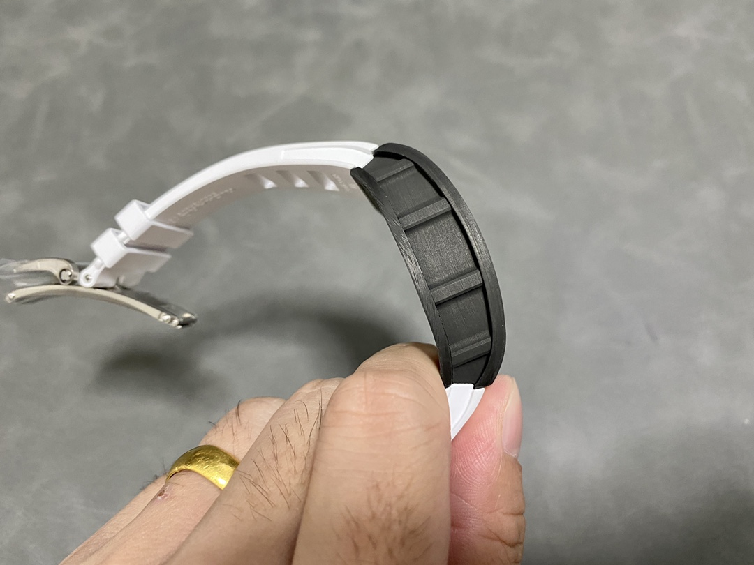 Richard Miller RM 055 RMUL2 NTPT Carbon Fiber White Rubber Strap