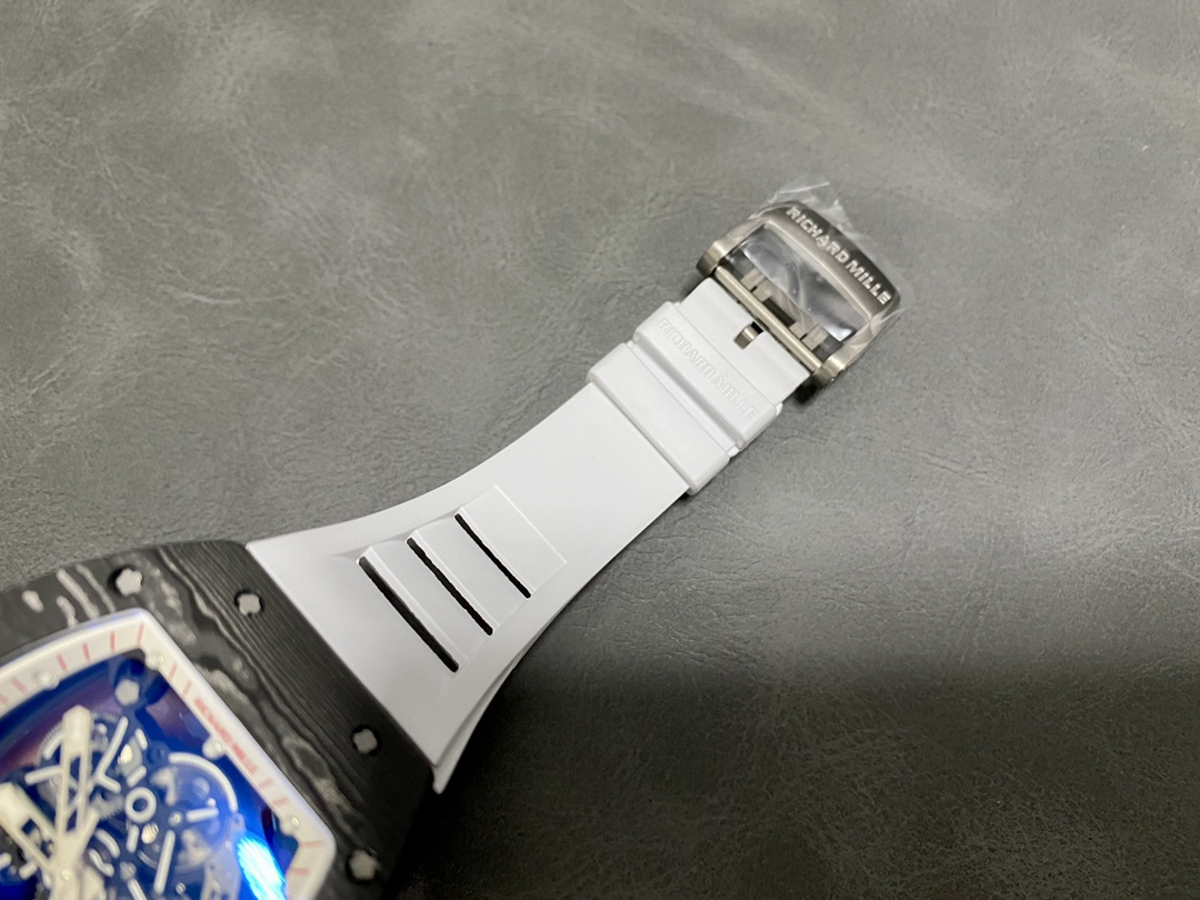Richard Miller RM055 NTPT Carbon Fiber White Rubber Strap