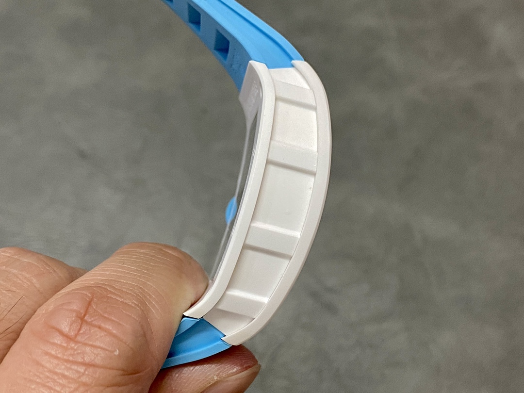 Richard Miller RM 055 RMUL2 NTPT Carbon Fiber Blue Rubber Strap