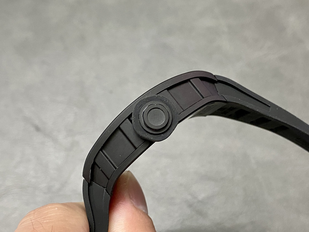 Richard Miller RM 055 RMUL2 NTPT Carbon Fiber White Mark