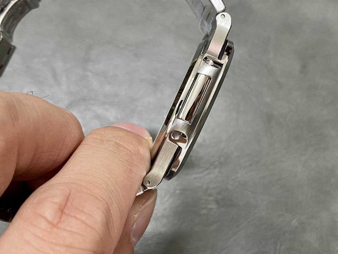 Replica Patek Philippe Nautilus 5711 1A Black Dial 40mm Mens Watch