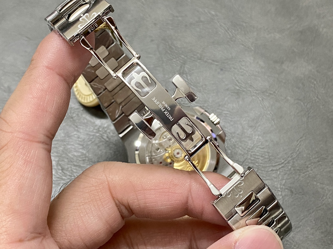 Replica Patek Philippe Nautilus 5711 1A Black Dial 40mm Mens Watch