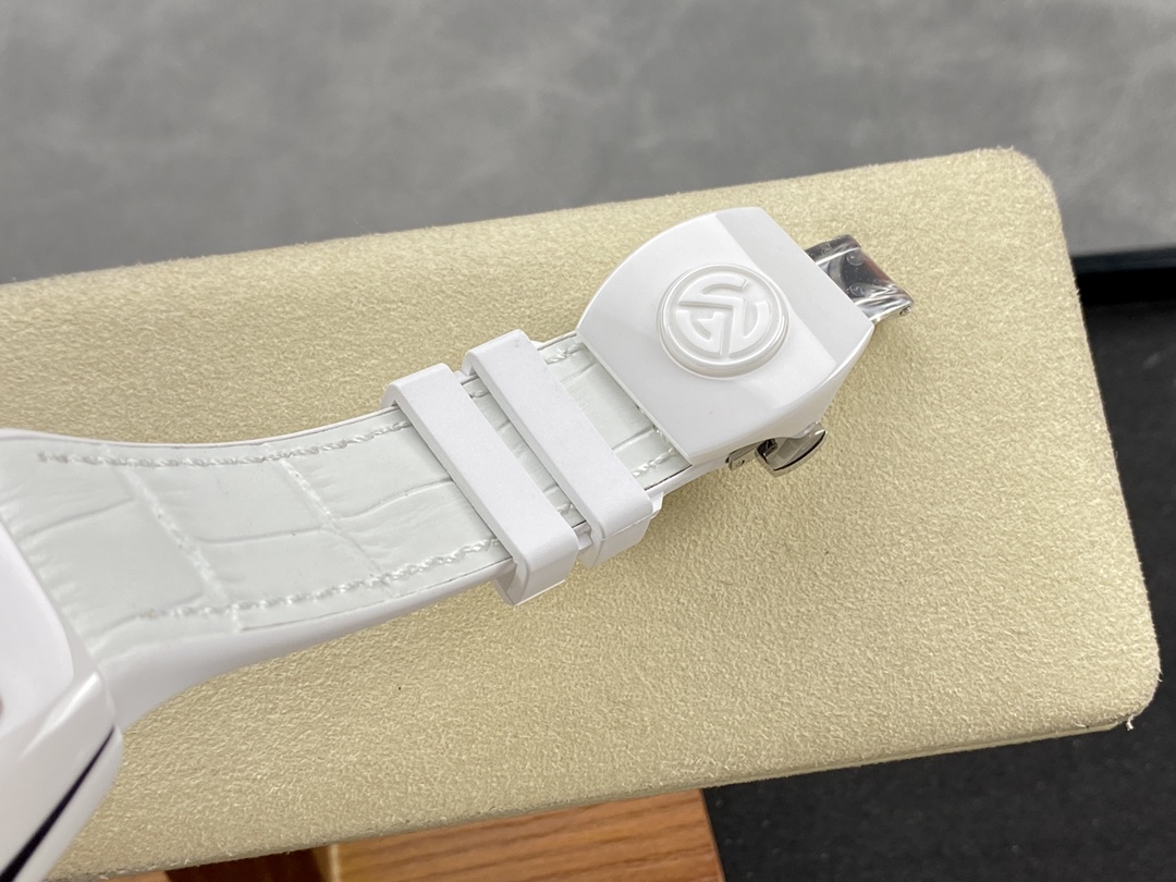 Swiss Franck Muller Framulan V45 White Ceramic Yacht Model White Arabic Numerals