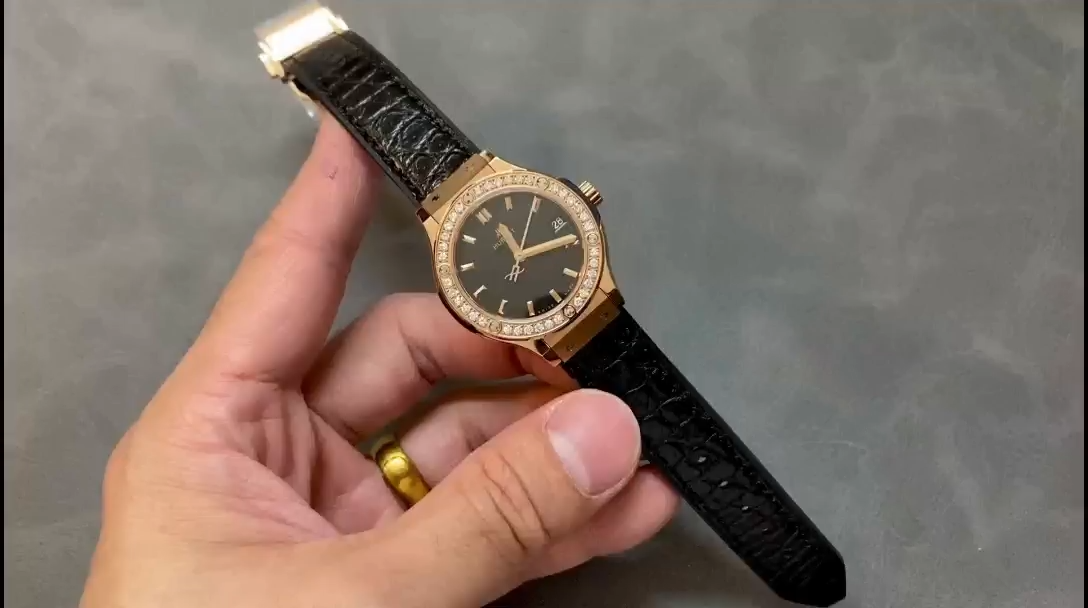 Hublot Classic Fusion 581.OX.1480.RX.1704 33mm Ladies Replica Watch