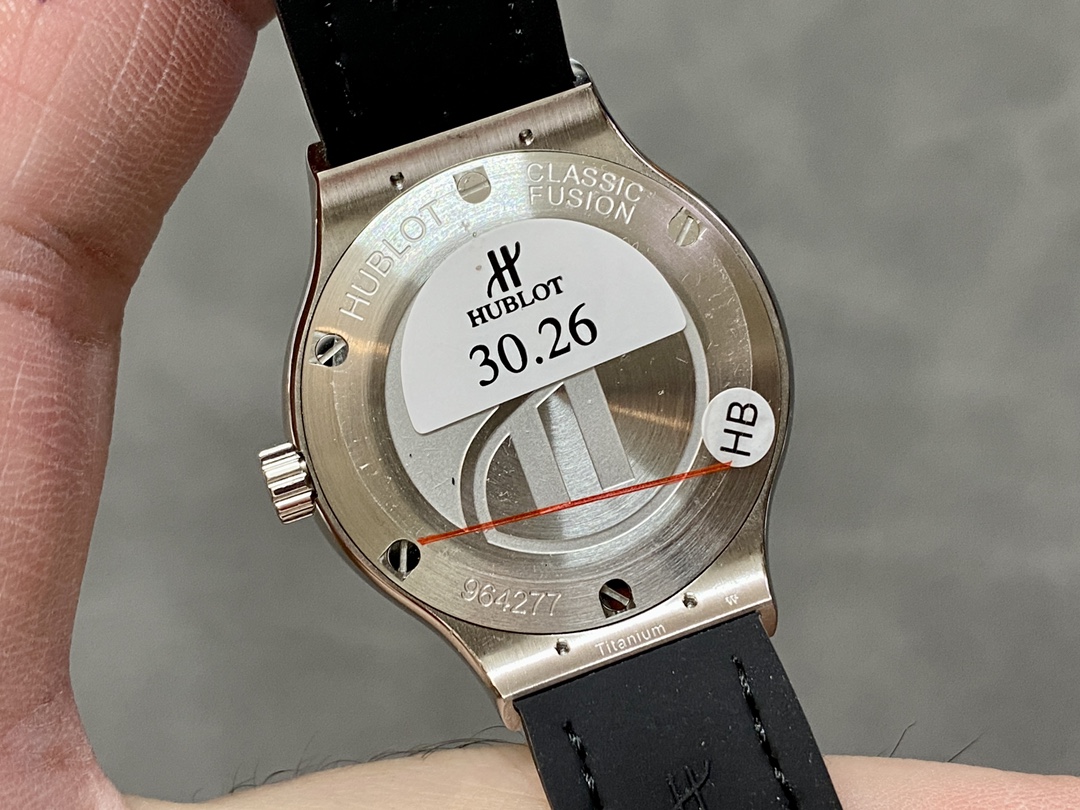 Hublot Classic Fusion 581.NX.1171.LR.1104 33mm Lady Watch