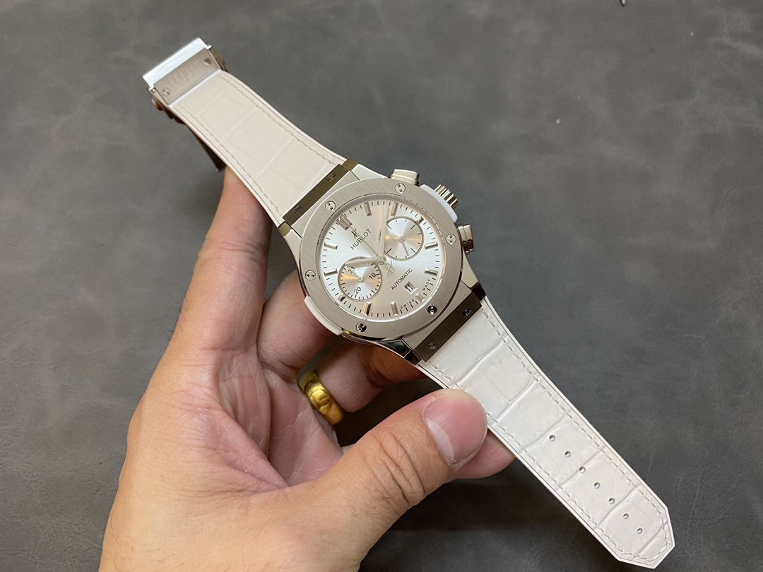 Hublot Classic Fusion 521.NX.7071.LR 45MM Mens