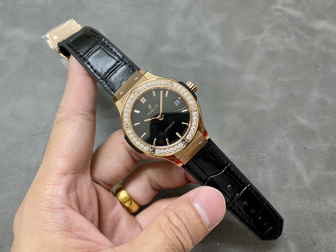 565.OX.1480.LR.1204 Hublot Classic Fusion Automatic 38mm