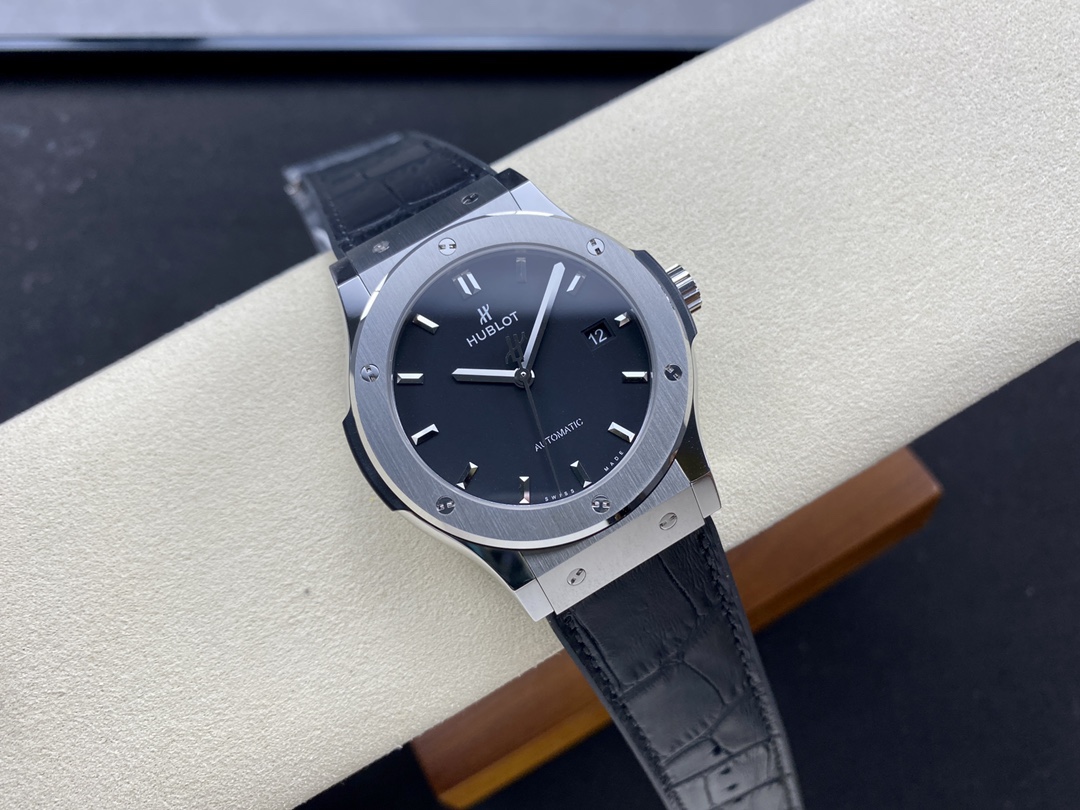 542.NX.1171.LR Hublot Classic Fusion Automatic Black