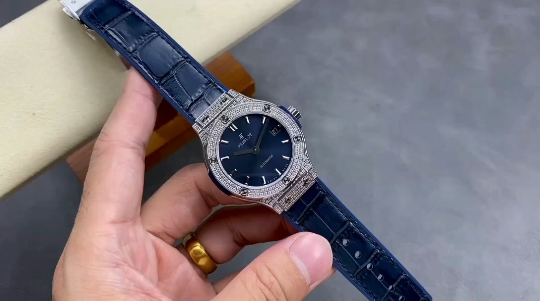 511.NX.7170.LR Hublot Classic Fusion Diamond Automatic