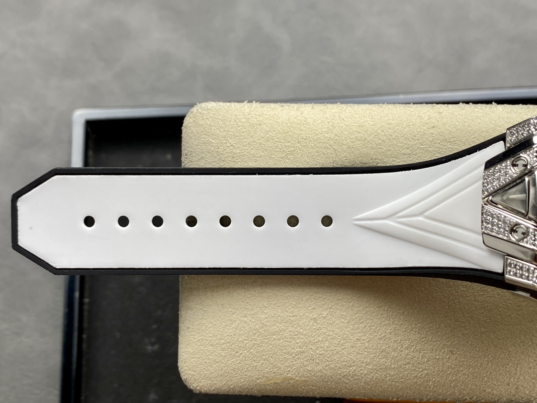 418.NX.2001.RX.1604.MXM20 Hublot Big Bang Partnerships Sang Bleu II Titanium Diamond