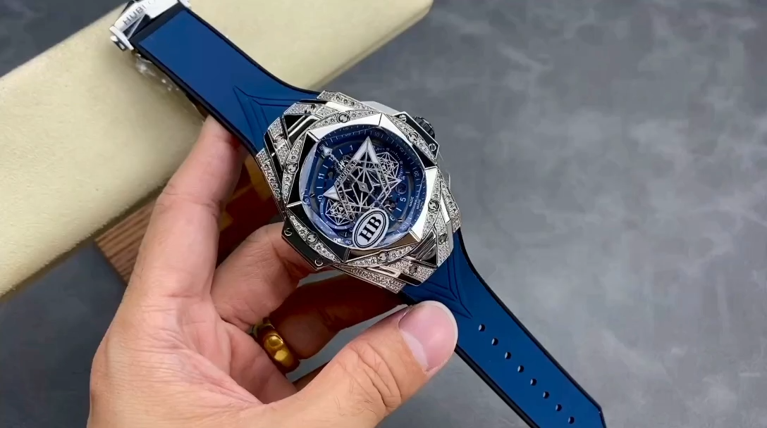 Hublot Big Bang Sang Bleu II Titanium 418.NX.5107.RX.1604.MXM20