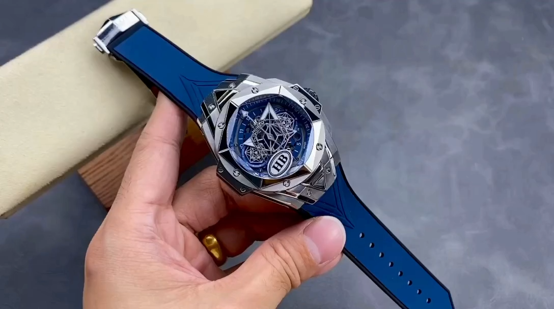 Hublot Big Bang Sang Bleu II Titanium 418.NX.5107.RX.MXM20