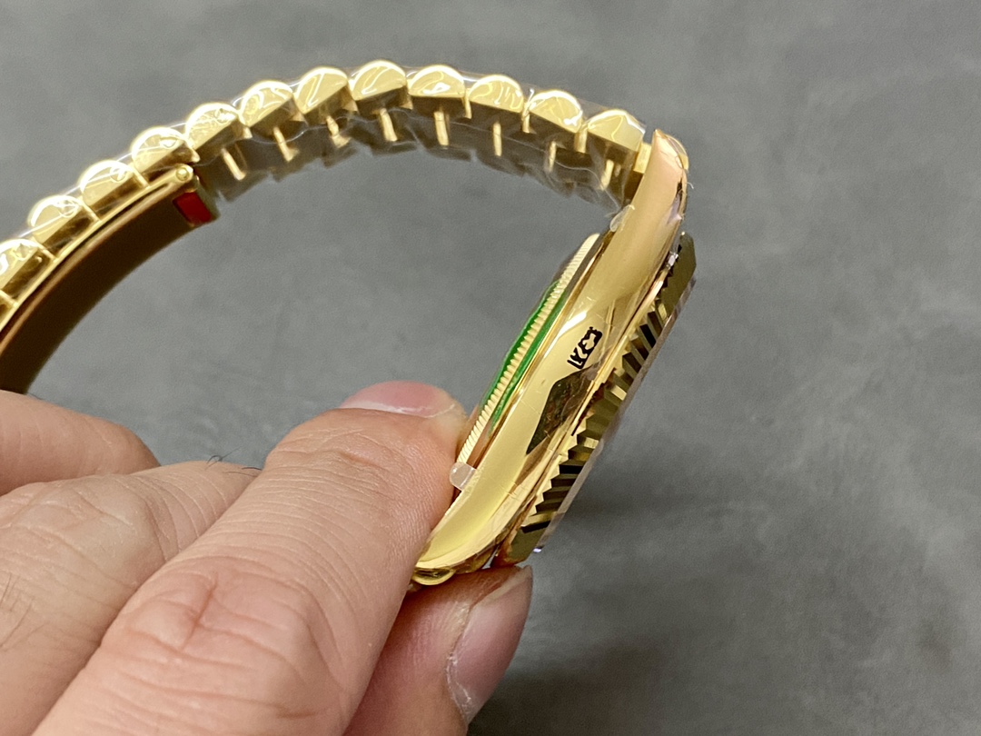 Rolex Day-Date 128238 Fluted Bezel Champagne Index Dial 36MM Unisex Replica Watch