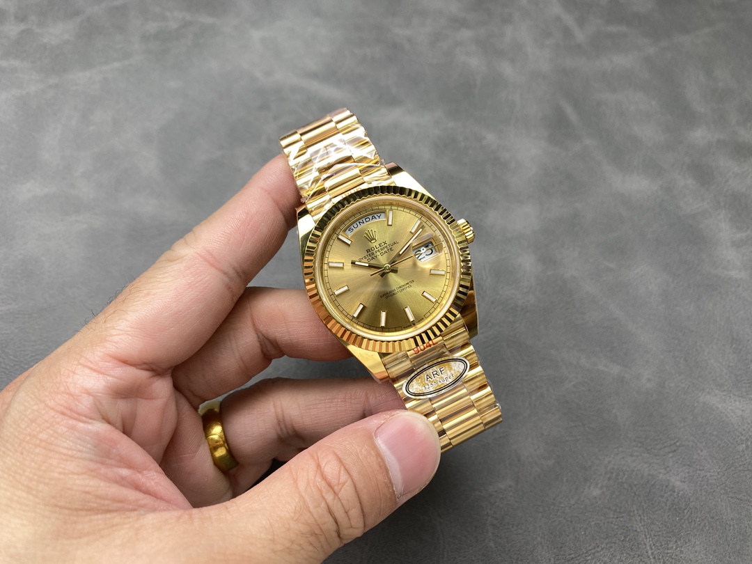 Rolex Day-Date 228238 Champagne Diamond Dial Fluted Bezel 40mm Mens Replica Watch