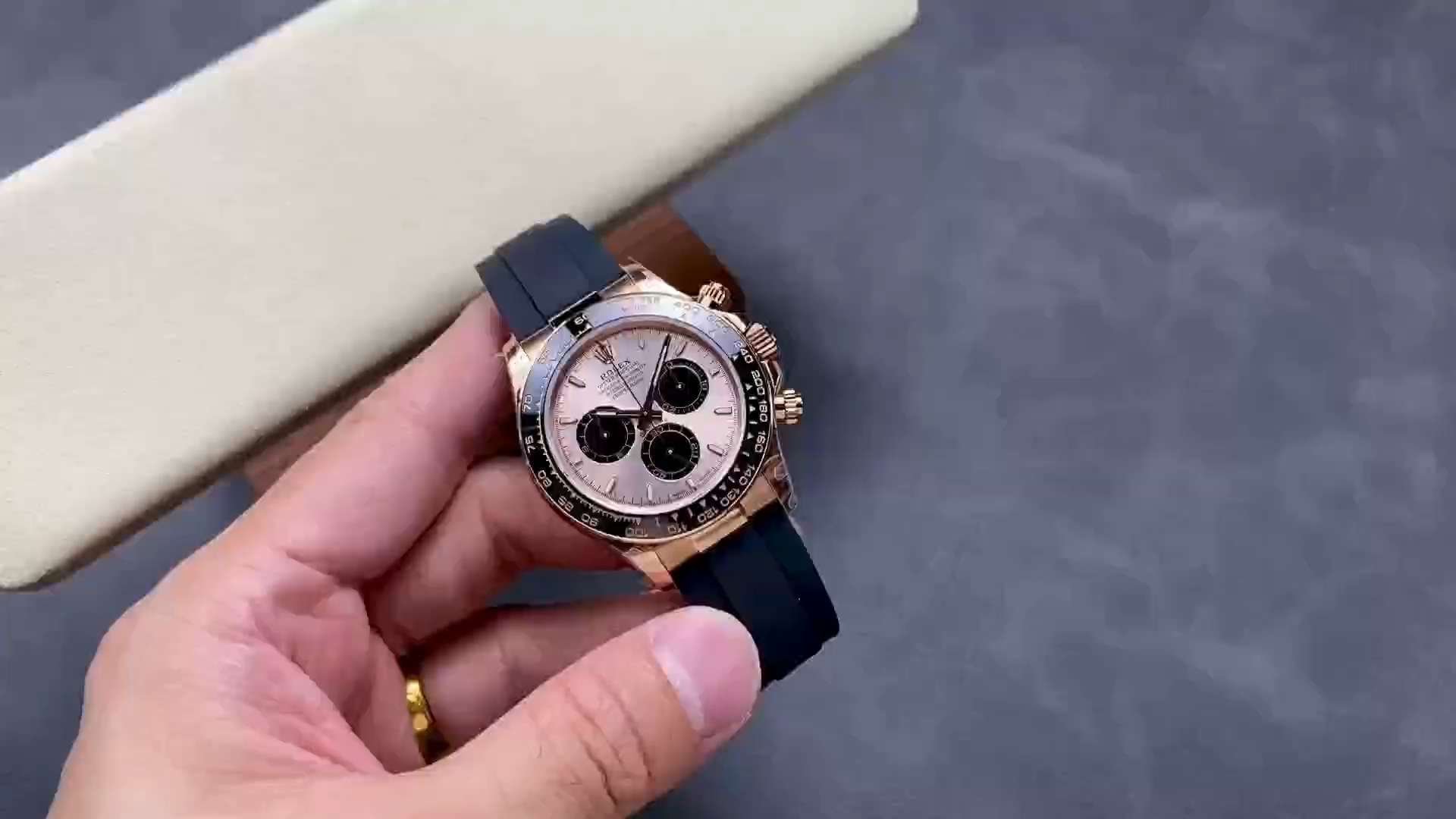 Rolex Cosmograph Daytona 116515LN Black Pink Dial 40mm Mens Replica Watch