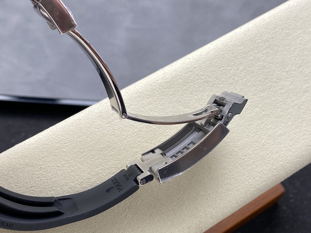 Rolex Daytona 116519 White Gold Automatic Black Dial Diamonds 40mm Mens Replica Watch