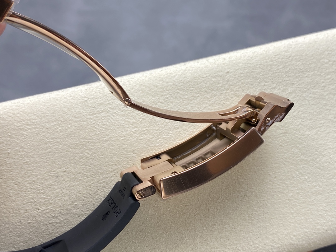 Rolex Cosmograph Daytona 116515LN Black Pink Dial 40mm Mens Replica Watch