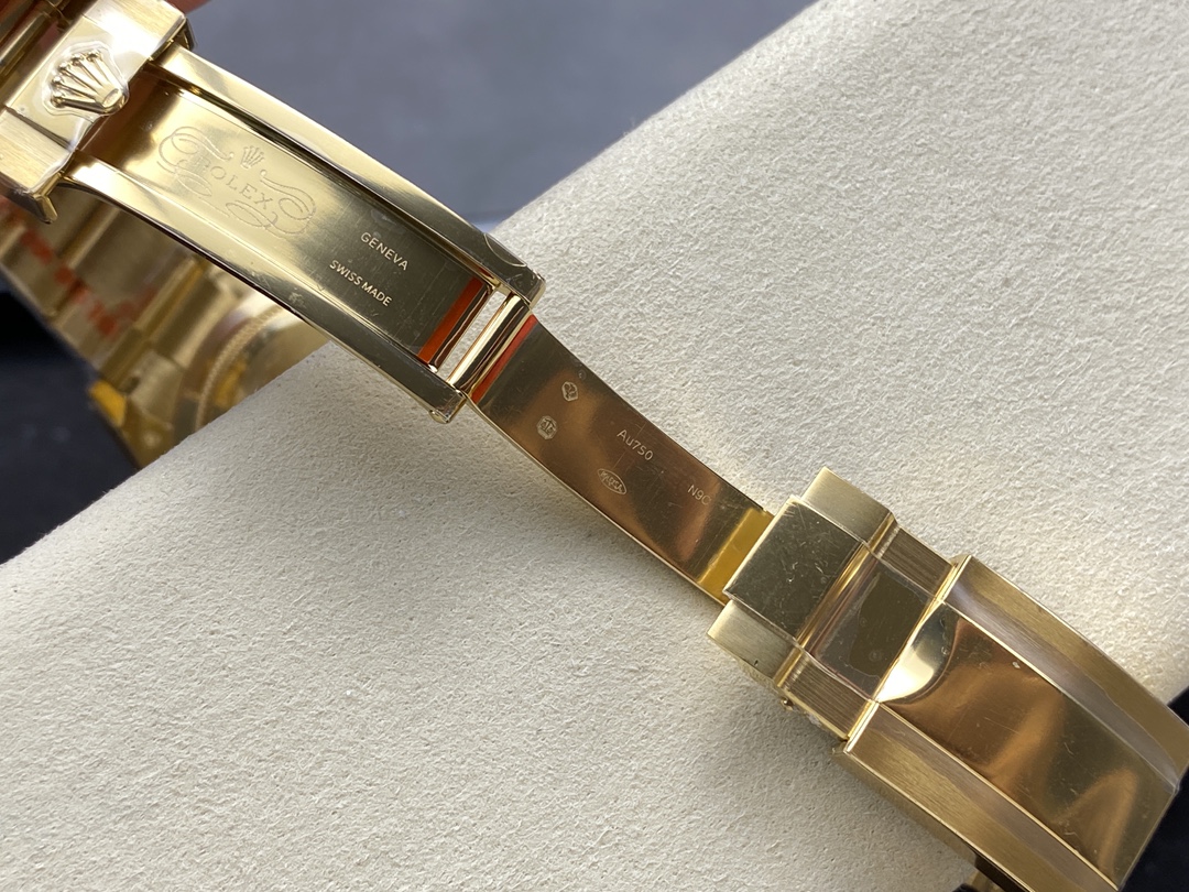 Rolex Daytona Cosmograph 126508 0003 Yellow Gold Black Dial Replica Watch