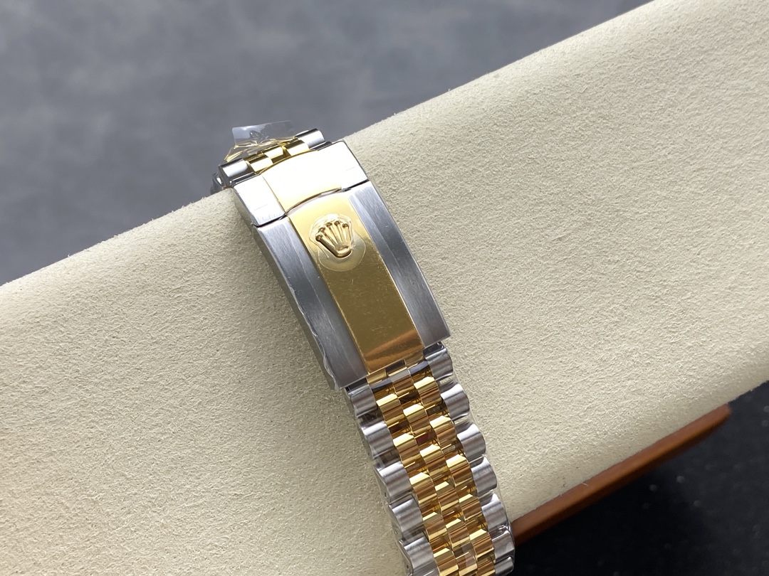 Rolex Datejust 126233 White MOP Diamond Dial Fluted Bezel 36MM Unisex Replica Watch