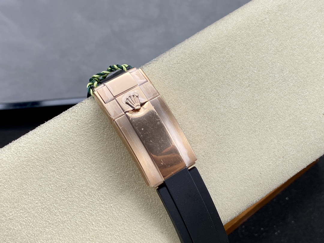 Rolex Daytona 126515LN 0006 Sundust 40mm Everose Gold Oysterflex