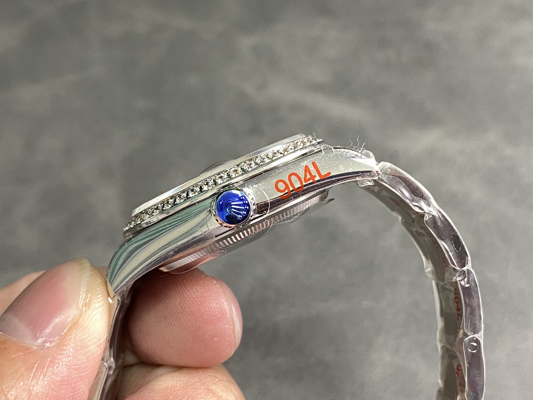 Replica Rolex Datejust 36 126284RBR 0024 Pink Roman Diamond Dial Lady Watch