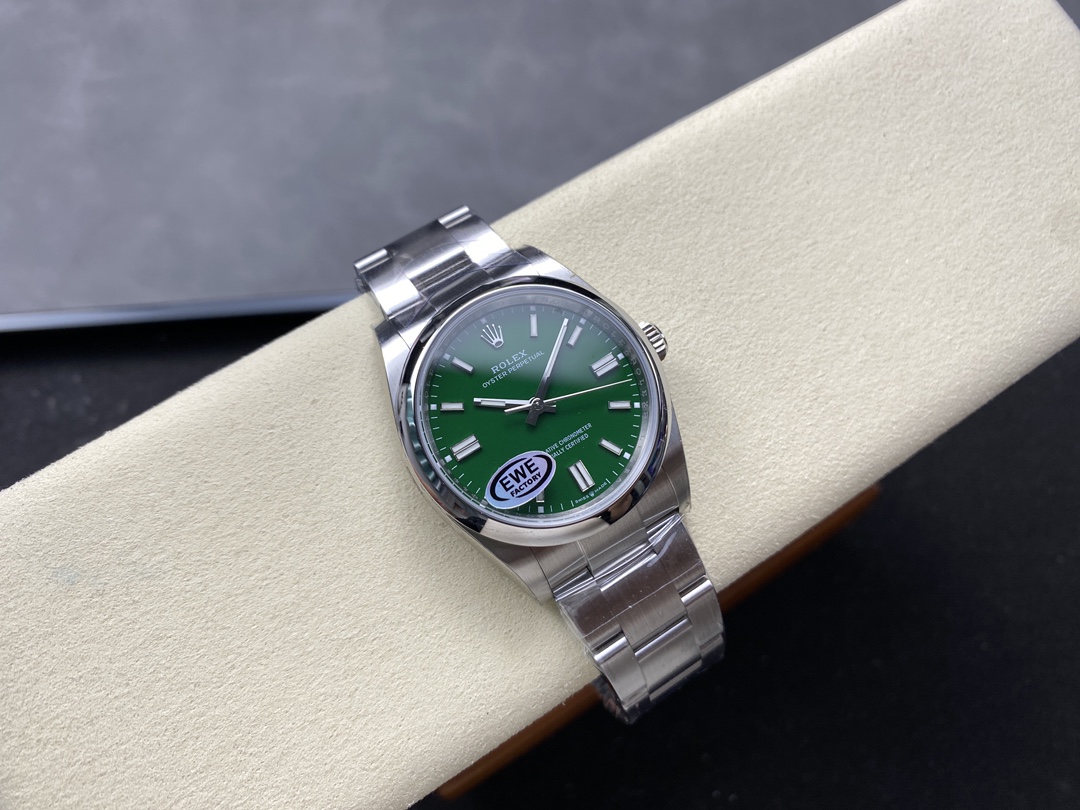 Rolex Oyster Perpetual 36mm 126000 Green Dial