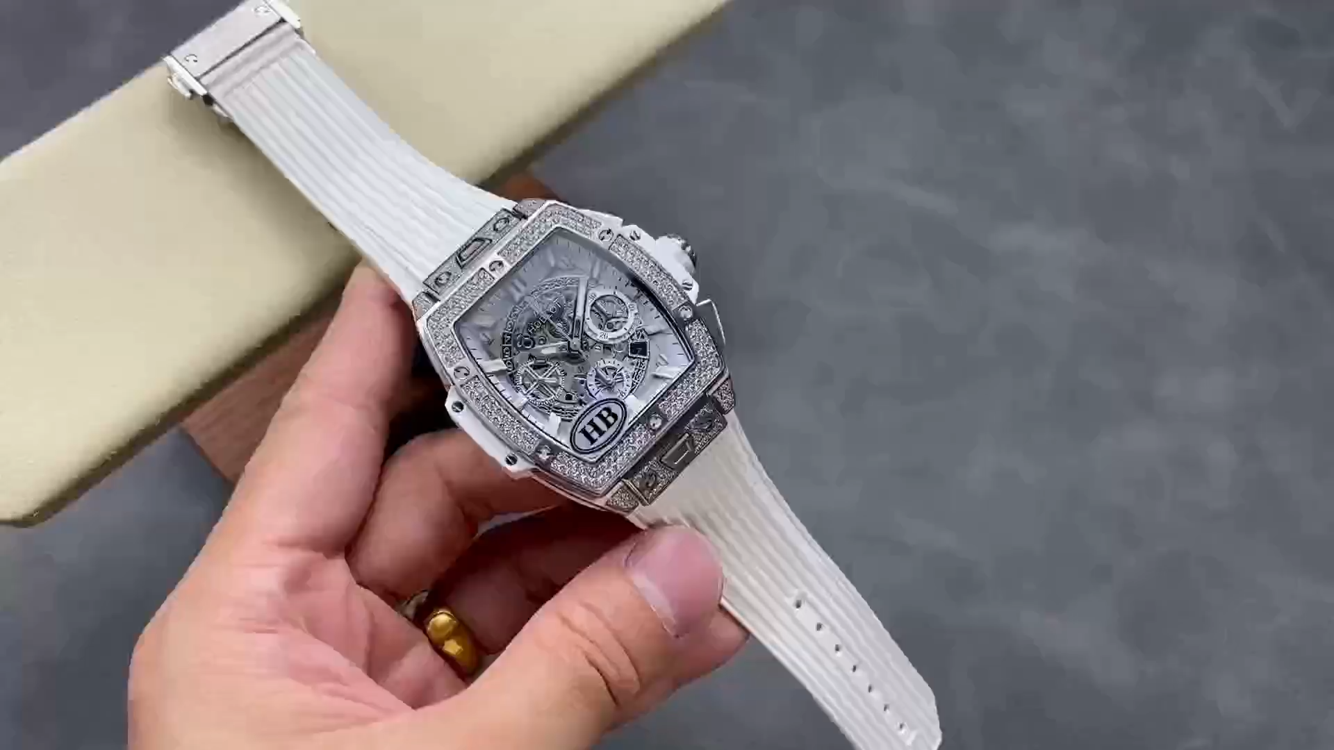 Hublot Spirit of Big Bang Titanium Pavé 42 mm 642.NX.0170.RX.1704