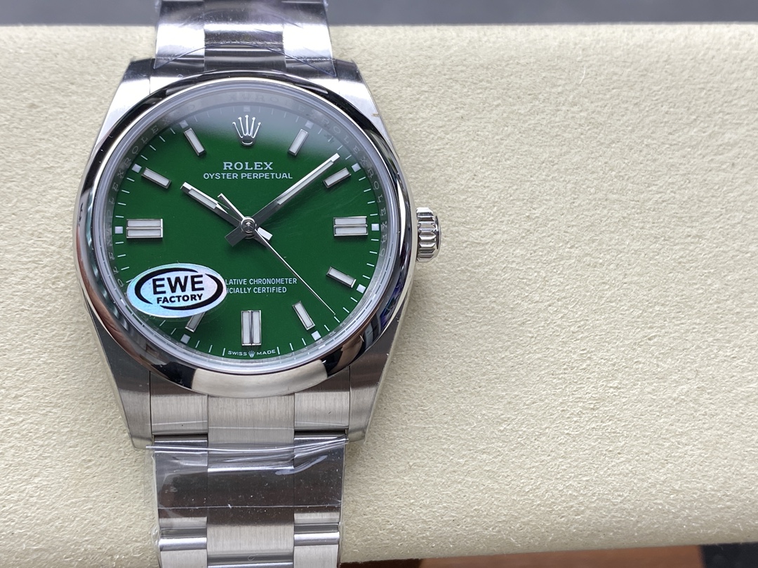 Rolex Oyster Perpetual 36mm 126000 Green Dial