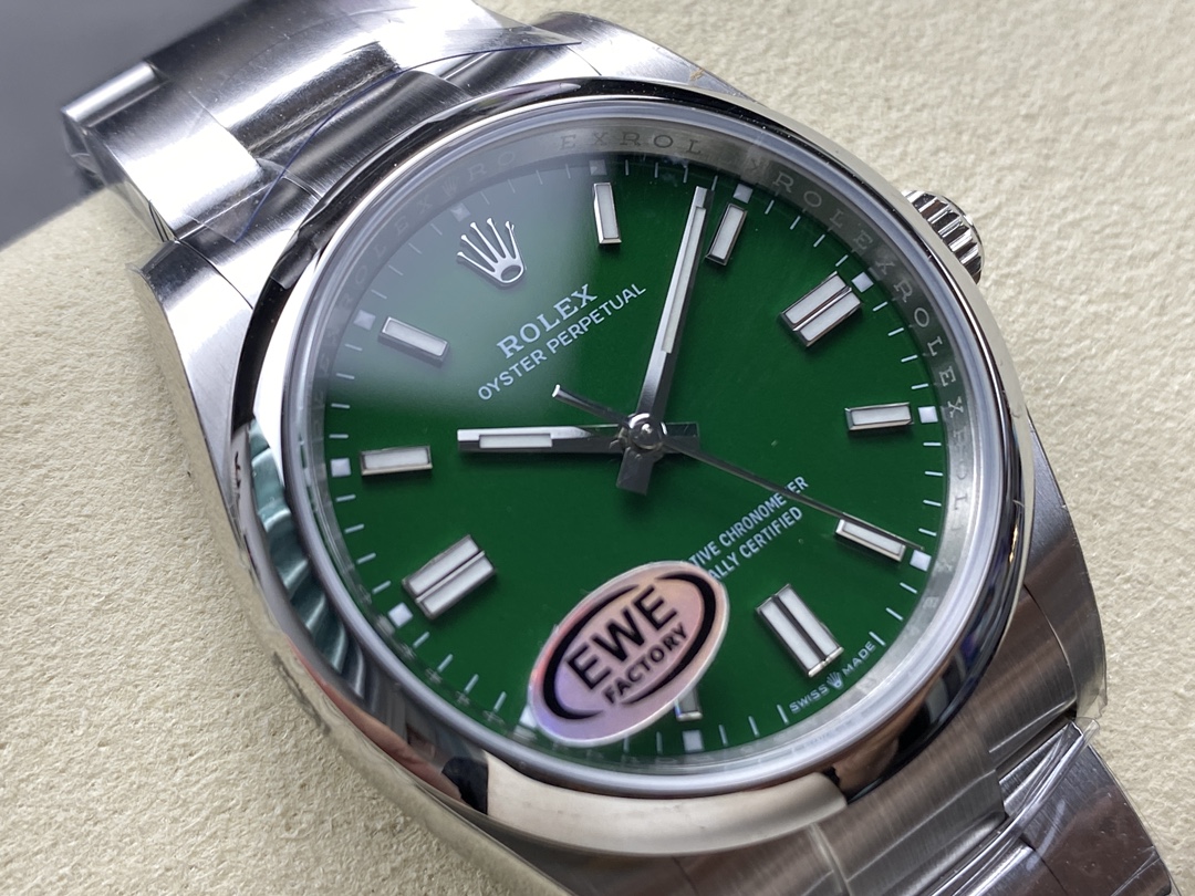 Rolex Oyster Perpetual 36mm 126000 Green Dial