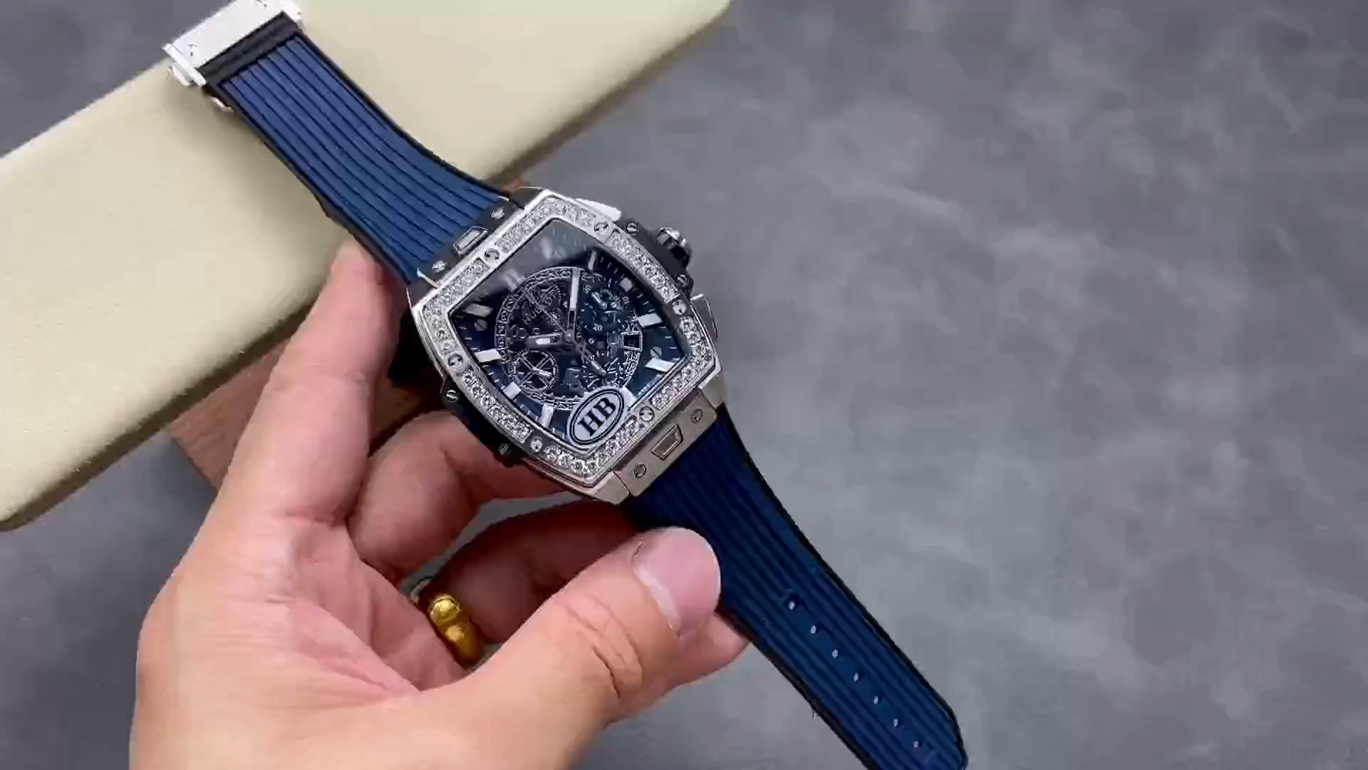 Hublot Spirit of Big Bang Chronograph 42mm 642.OE.2010.RW.1204