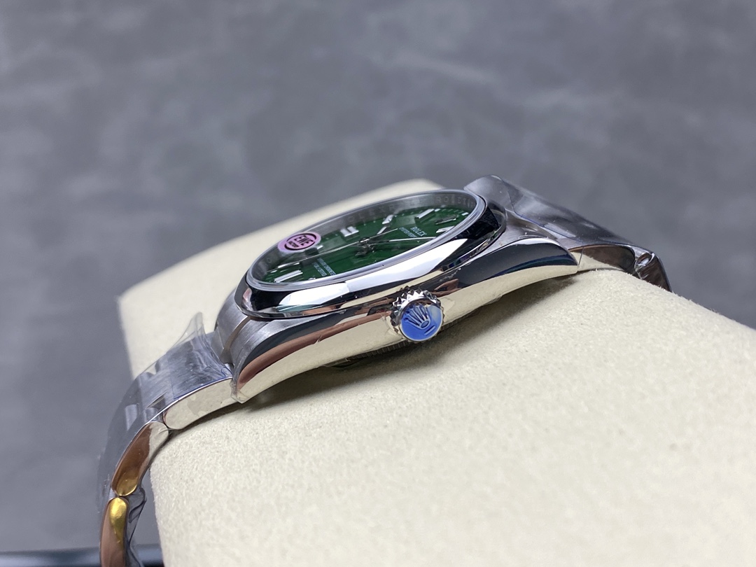 Rolex Oyster Perpetual 36mm 126000 Green Dial