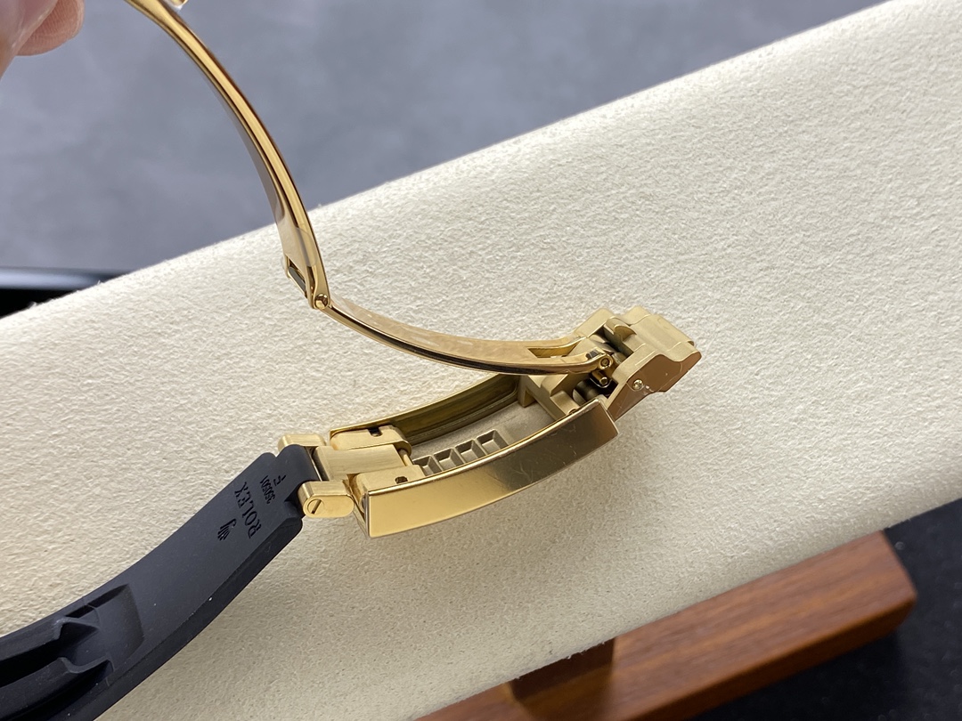 Replica Rolex Cosmograph Daytona 126518LN