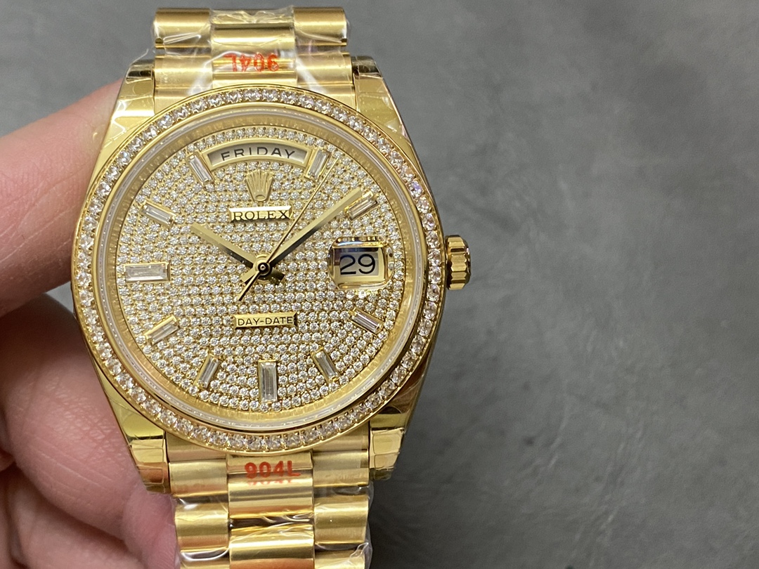 Rolex Day-Date 40 18K Yellow Gold Diamond Paved Dial Diamond m228348rbr 0037