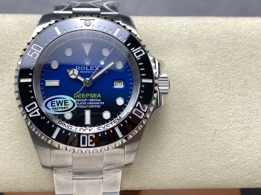 Rolex Sea-Dweller Deepsea 136660 0005 Stainless Steel Black Blue Dial 44MM Mens Replica Watch