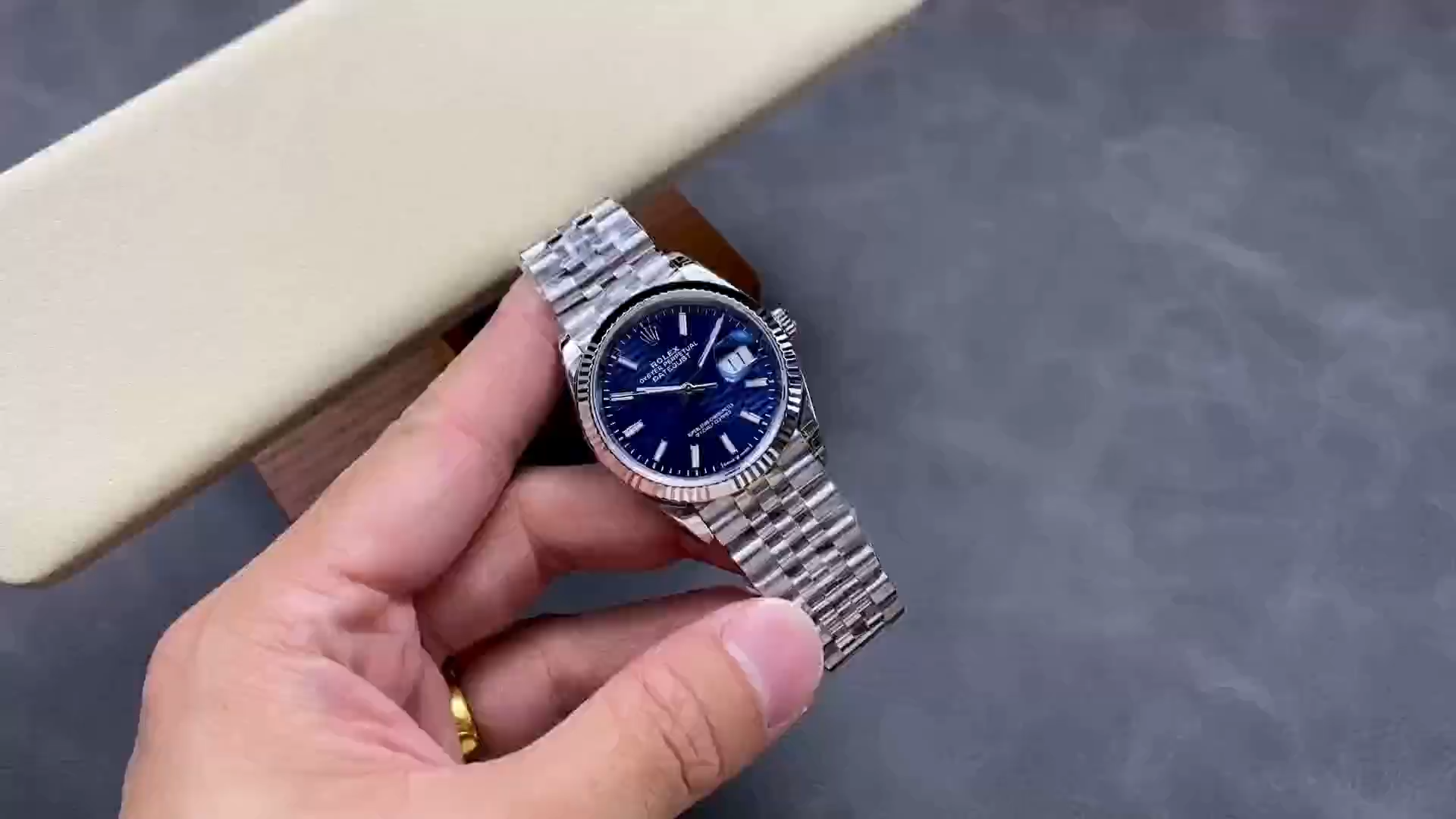 Rolex Datejust 126234 Fluted Bezel Blue Fluted Motif Dial 36MM Unisex Replica Watch