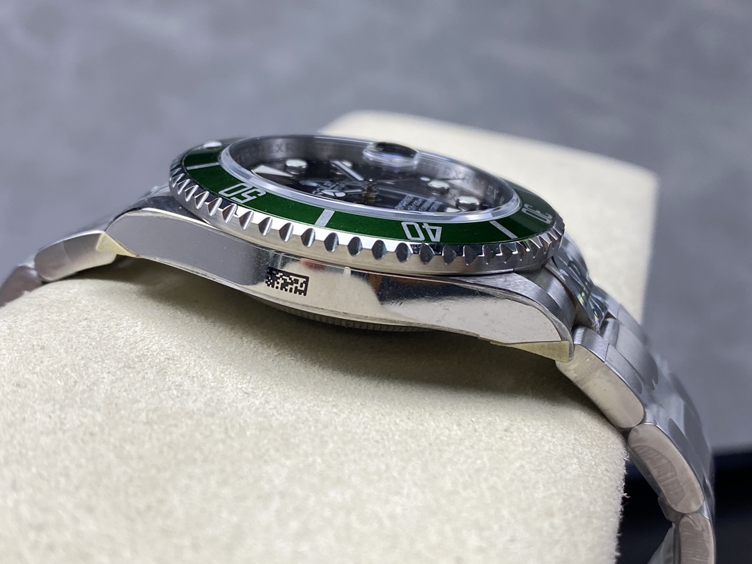 Rolex Submariner Date 16610LV Stainless Steel Oyster 40MM Black Dial Mens Replica Watch