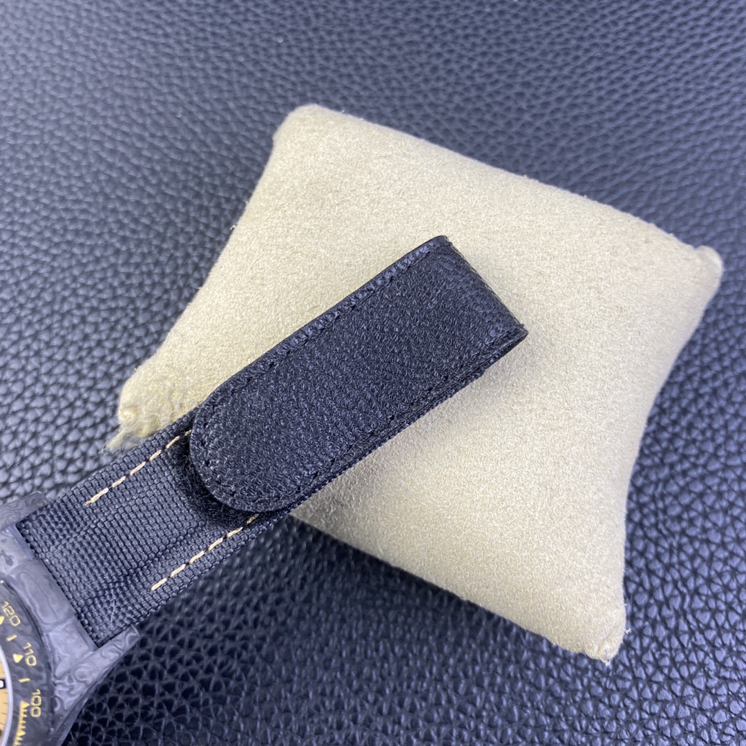 Rolex Cosmograph Daytona DiW Essence Carbon Fiber Luminous Limited Edition