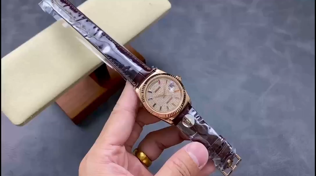 Rolex Day Date 36 Diamond Paved Dial Fluted Bezel 18K Everose gold 128235 0039 President Watch