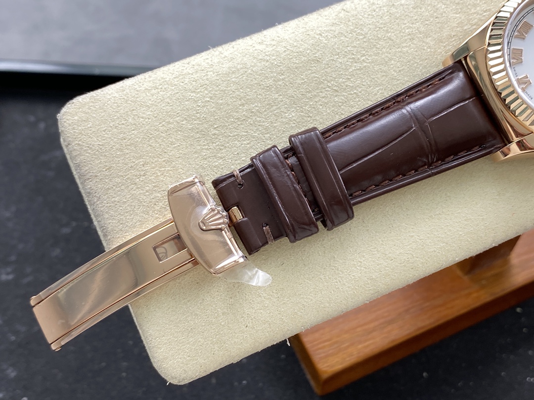 Rolex Day Date 36 White Dial 118135 0064 Brown Leather Watch