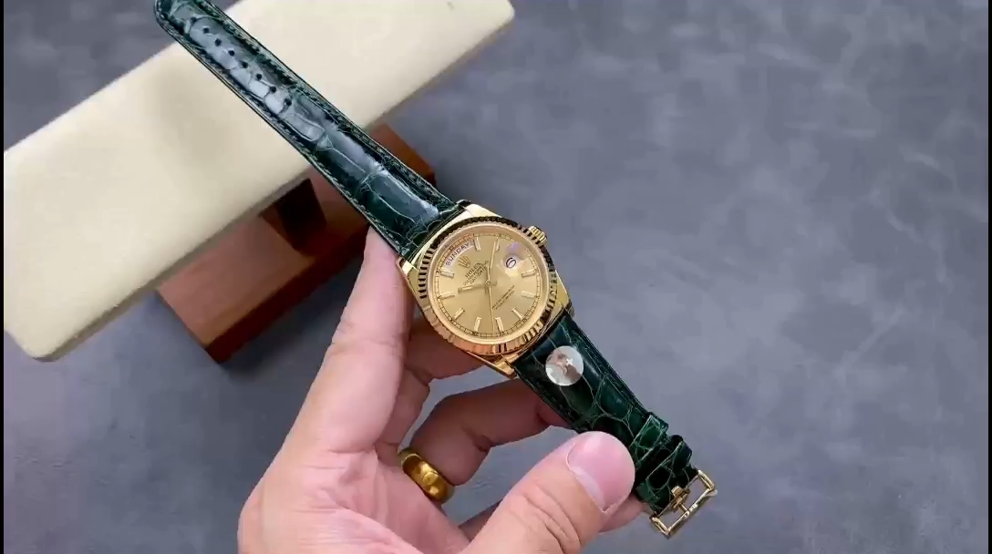 Rolex Day Date 36 Yellow Gold Champagne Dial 118138 0125 Green Strap