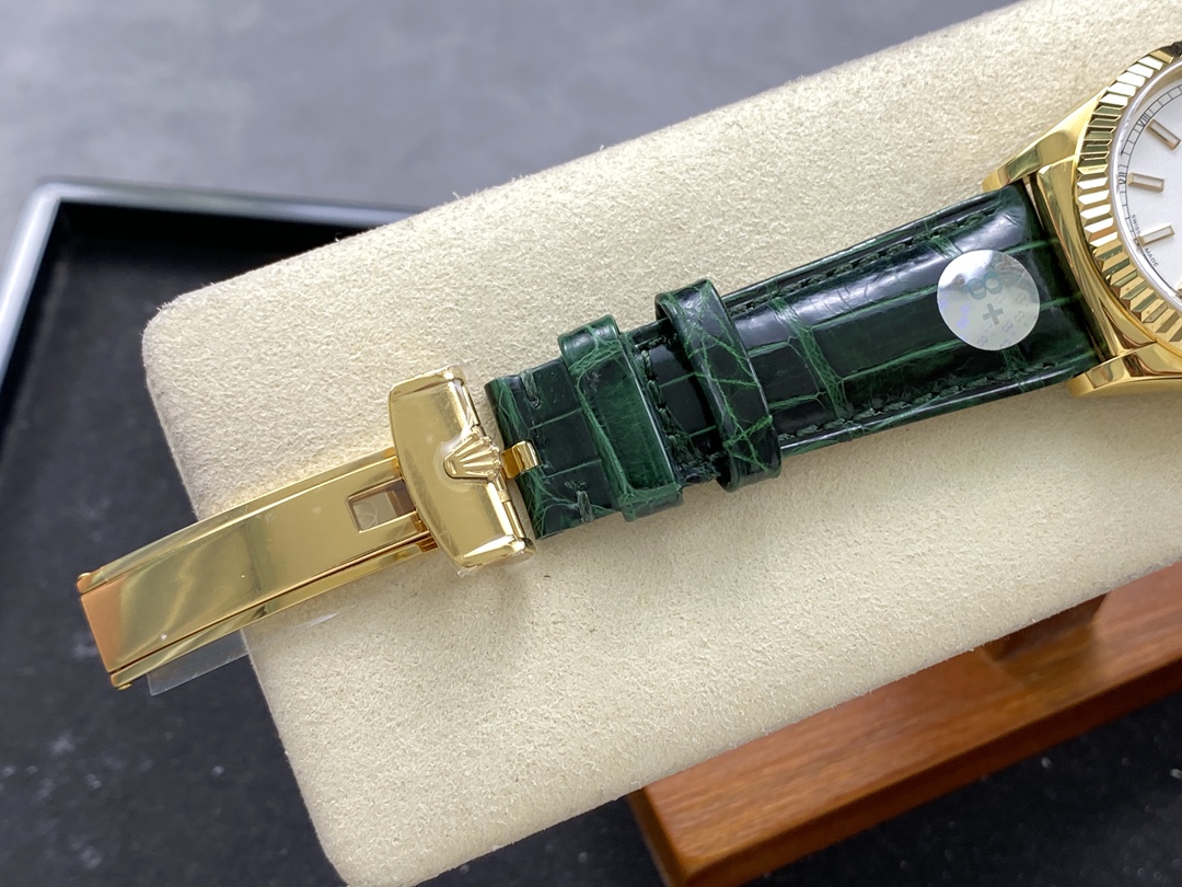 Rolex Day Date 36 White Dial 118135 0123 Green Leather Watch